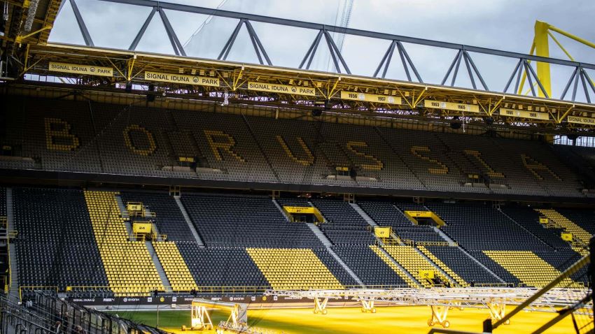 У стадиона несколько названий: BVB-Арена, «Вестфаленштадион» и Signal Iduna Park. Фото: unsplash.com