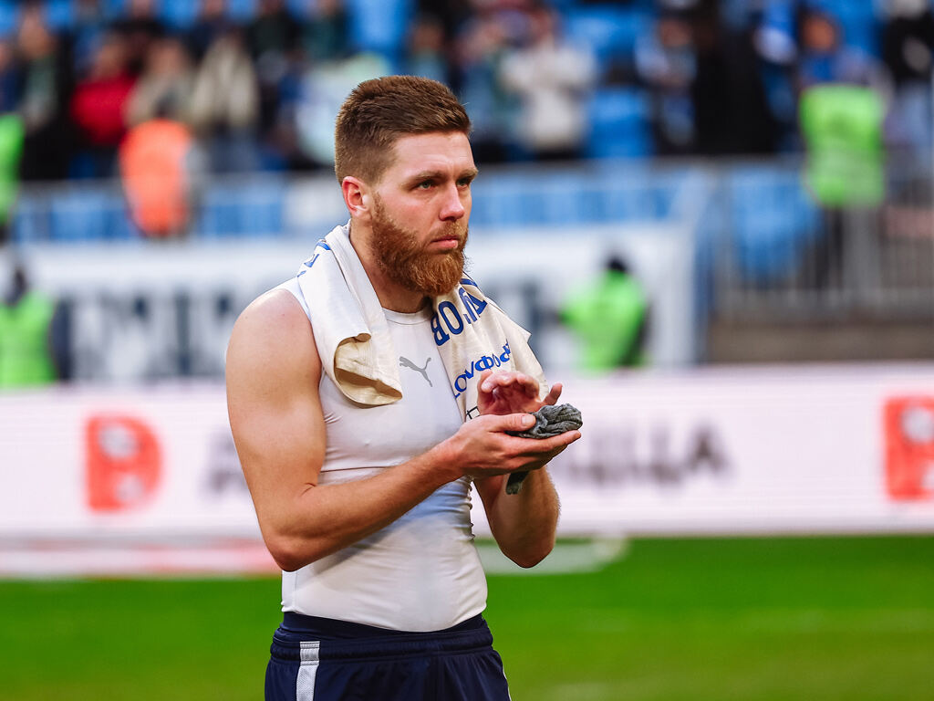 Пока не особо видна и самарская звёздочка Иван Сергеев. Форварда вернули из «Зенита» за 2 миллиона евро, но в 8 турах РПЛ за «Крылья» он забил только один гол. Фото: pfcks.ru