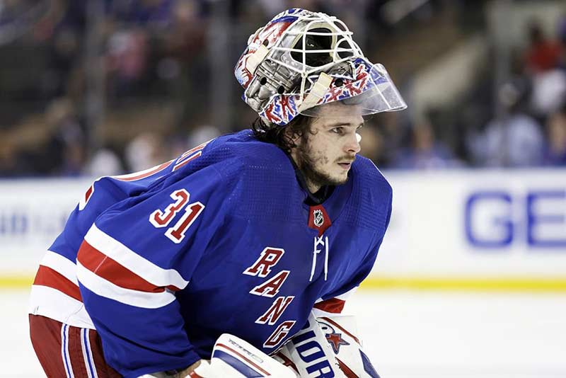 По мнению аналитиков NHL Network, Шестеркин – главный претендент на приз лучшему вратарю сезона «Везина Трофи». «Рейнджеры» будут сильно зависеть от игры россиянина. Фото: rangers.nhl.com
