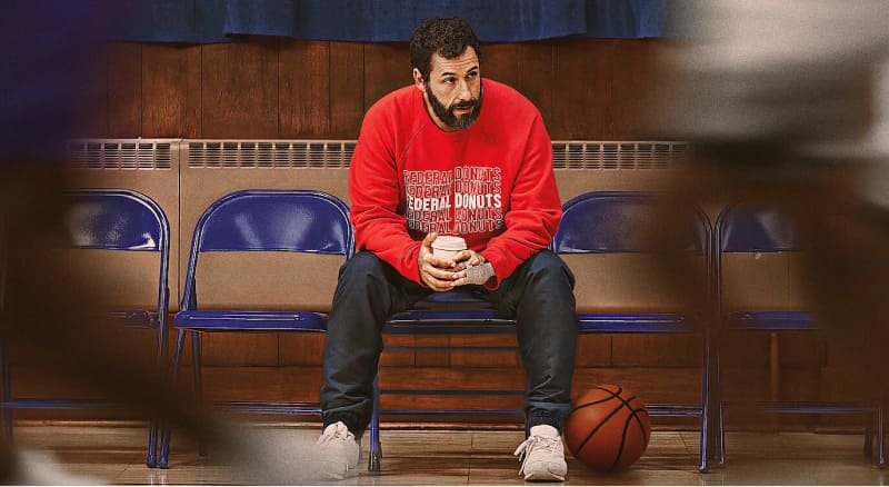 Адам Сэндлер в фильме «Прорваться в НБА». Фото: filmmakermagazine.com