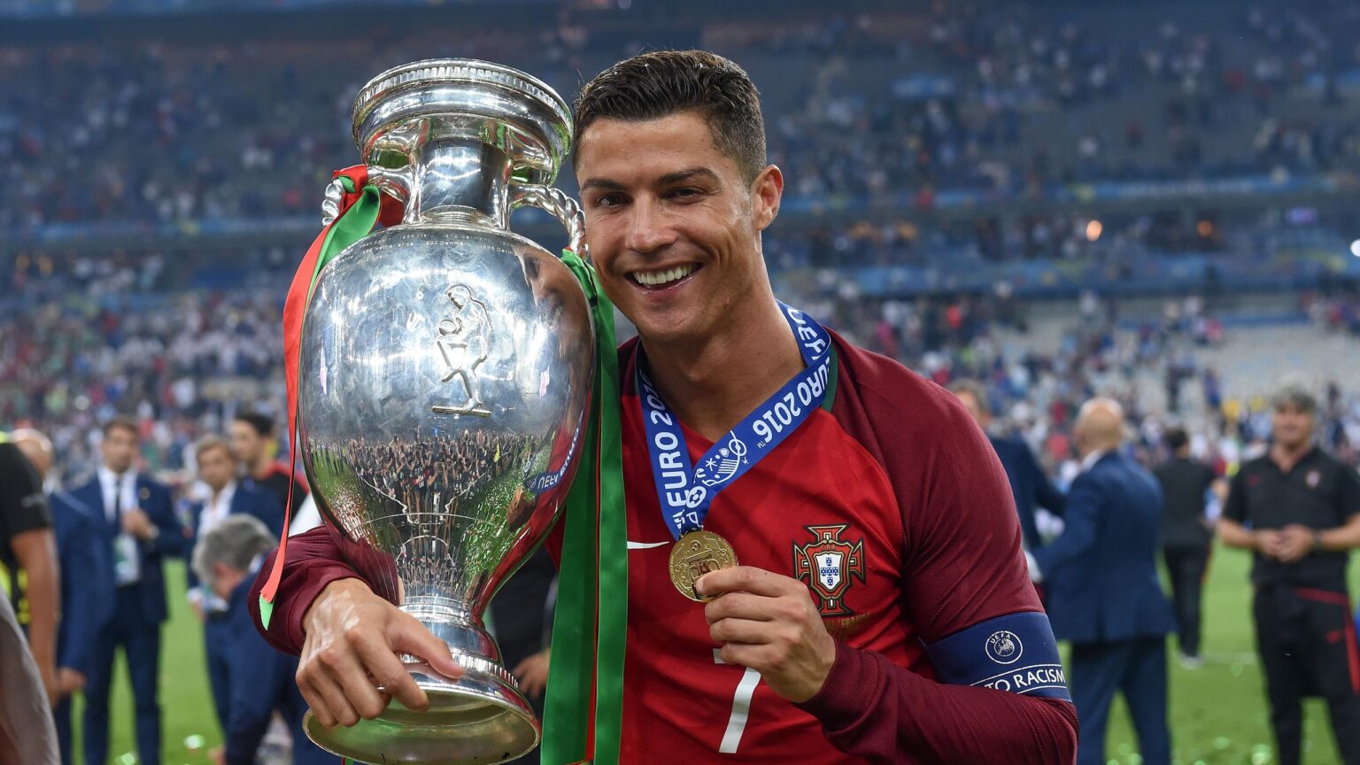 Роналду выиграл Евро