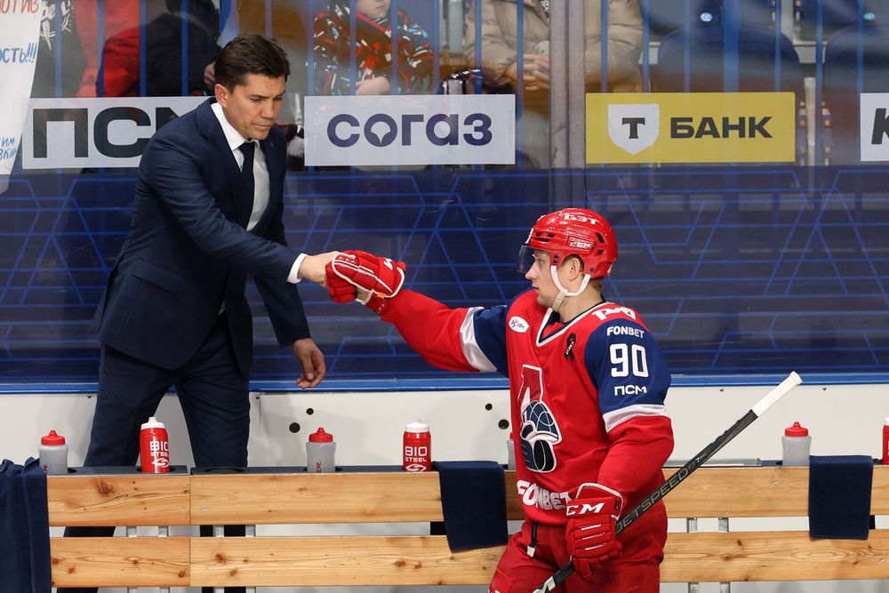 Главный тренер Локомотива Игорь Никитин и Александр Полунин в 2024 году