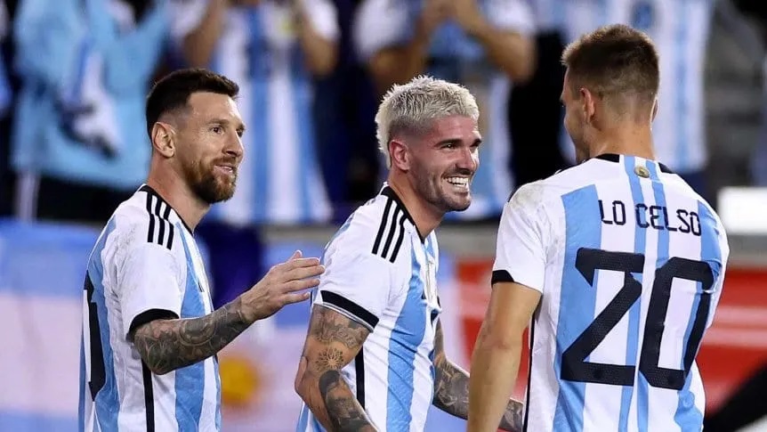 У Месси и Ло Сельсо сложилась связка на фланге. Фото: tycsports.com