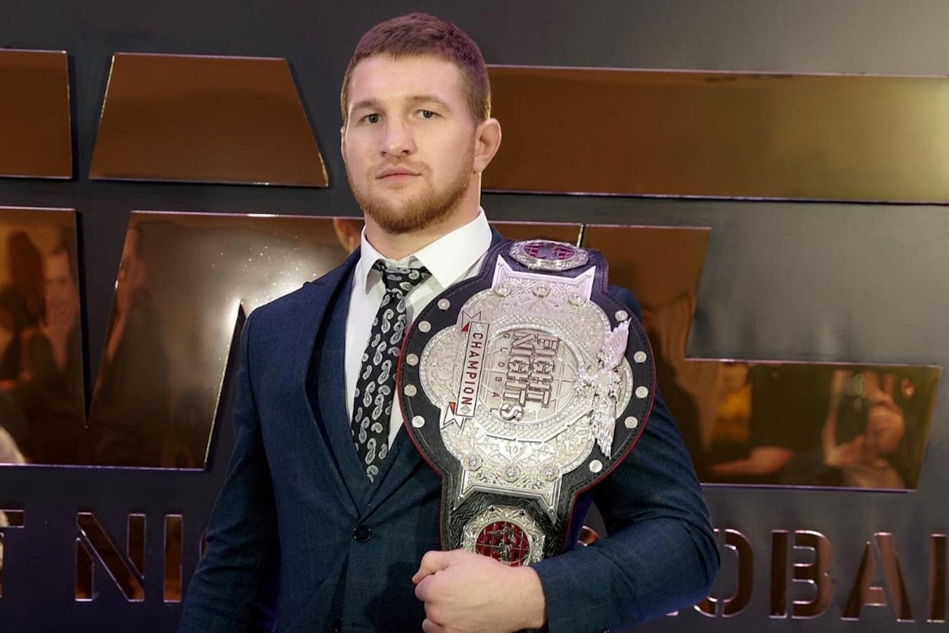 Владимир Минеев с чемпионским поясом