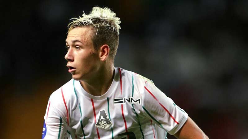 Под данным Opta, полузащитник Алексей Батраков стал самым молодым (19 лет и 56 дней) футболистом в РПЛ за последние 15 лет, которому удалось сделать 4 результативных действия в одном матче. Фото: fclm.ru
